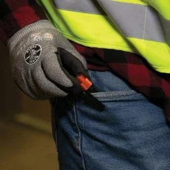 Klein Tools Klein Rechargeable Waterproof LED Pocket Light With Lanyard 56411 11 Klein Tools Klein Rechargeable Waterproof LED Pocket Light With Lanyard 56411 -Freud Diablo Blades Shop 56411 app7