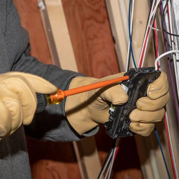 Klein Tools Klein #2 Phillips Slim-Tip 1000V Insulated Screwdriver 6936INS 6 Klein Tools Klein #2 Phillips Slim-Tip 1000V Insulated Screwdriver 6936INS - Image 4